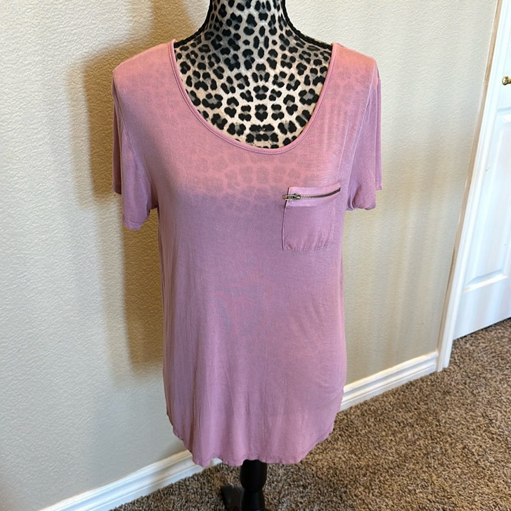 Women’s super soft t shirt, size XL